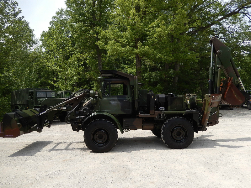 Illustration for article titled Freightliner, CASE, & Mercedes Make The Ultimate Construction Unimog
